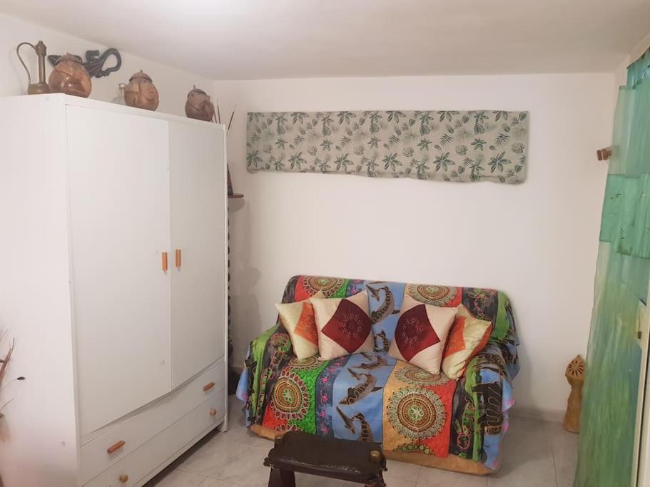 Camera In Appartamento Al Piano Terra Cagliari Dış mekan fotoğraf